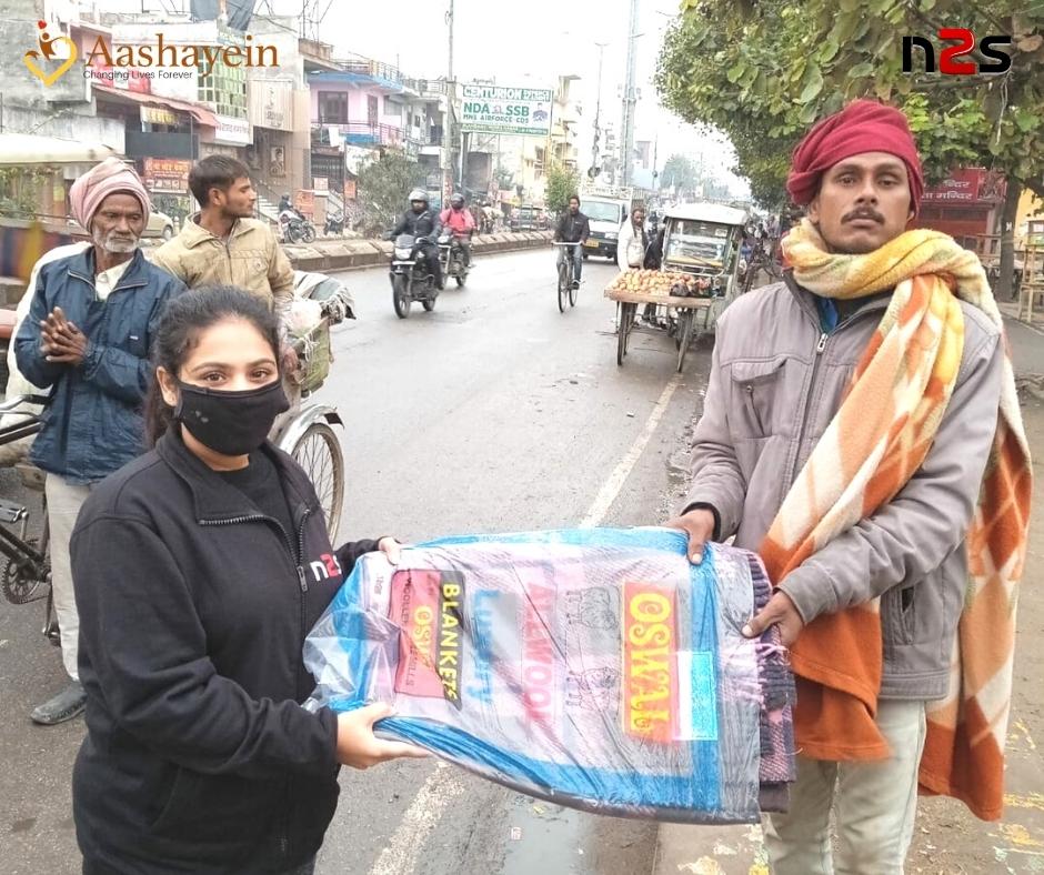 Blanket Donation Aashayein Foundation